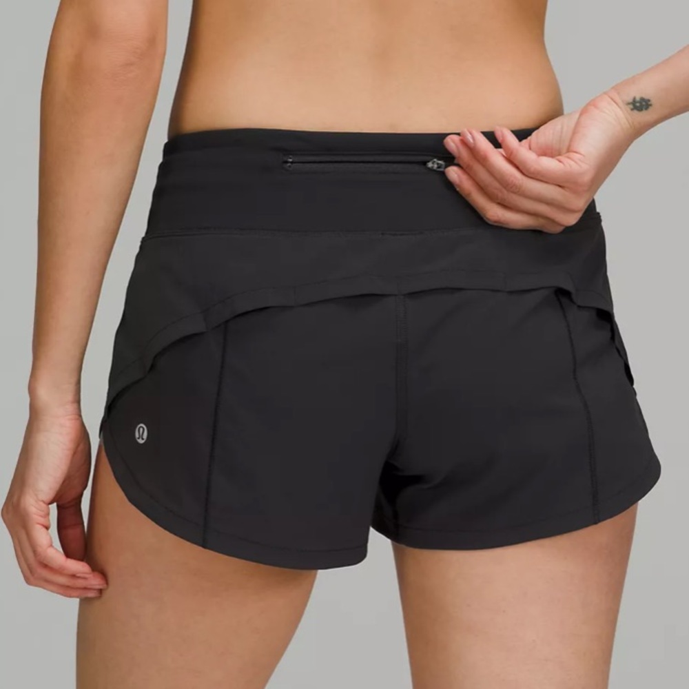 Lululemon Speed Up Low Rise Lined Shorts 2.5”. Size 6